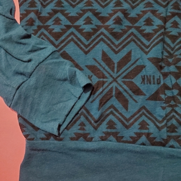 ❄️ Victoria's Secrets Pink Teal Christmas Winter Snowflake Print Long Sleeve Top - Picture 6 of 9